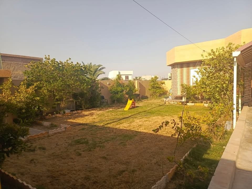 سلام عليكم
مشتمل + قطعه للبيع
الموقع صلاح الدين قضاء بلد حي الأمير خلف حيدر كوزر
تفاصيل المشتمل
جنس عقار طابو زراعي سند ٢٥
المساحه الكلي ٤١٨ متر
يحتوي على
كراج كبير
حديقه كبيره
صاله كبيره
مطبخ حار وبارد 
غرفه نوم
صحيات داخليه وخارجيه 
للاستفسار الاتصال على الأرقام التاليه
***********
***********
او مراجعة مكتب التمار للعقار الواقع شارع المحطه محلات الحاج عدنان
