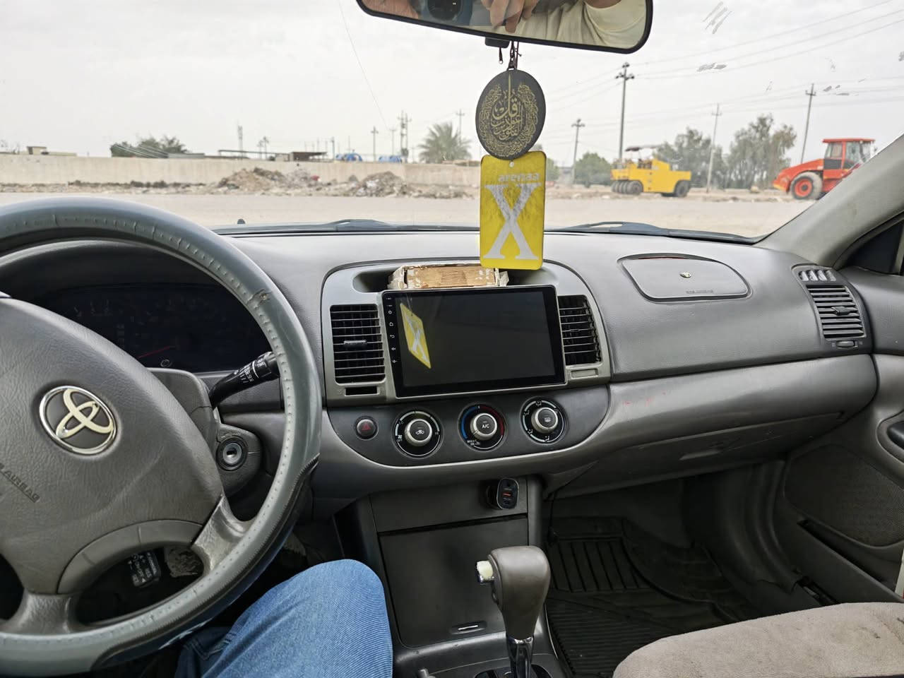 السلام عليكم
كامري 2005 امريكي للبيع  رقم بغداد جديد 
سنويه جديده باسمي 
السعر 63 وبي مجال 
مكينه 4سلندر جديده العام شديتها
منظومه تبريد جديد 
الكير بي مشكلة بالتنمير 
السياره نقصها صبغ 
حداديه زينه 
داخل نظيف 
مكان السياره حله شارع 80 
للاتصال ***********
