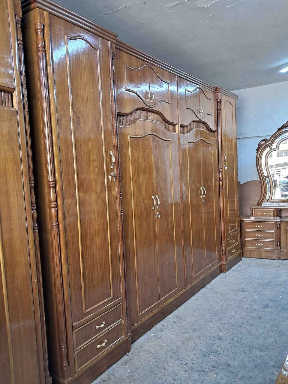 يعلن معرض الموسوي عن وجود غرفه نوم داخل وخارج صاج ضهر جرجوبه دنك زان مصري زاويه بارتفاع الكنتور الغرفه ثكيله كلش اي استفسار خاص او الاتصال 
***********
***********واتساب
