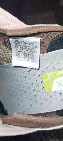 السلام عليكم للبيع RAX يلبس 40. 41 طبي فول طركة طبية احتياط الحذاء بي سيفتي فسفوري جديد وكالة ملبوس مرتين فقط ***********
