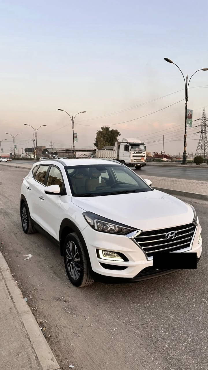 السلام عليكم
للبيع هونداي توكسن 2020
السيارة وارد خليجي مواصفات الستنادر المعروفة 
بيها صبغ نص جاملغ خلفي مع ربع قبغ صندوك بدون اي دواخل 
السيارة كلش نظيفة ومرتبة واحلى من الصور 
السعر 204 وبيها مجال بسيط 
المكان الموصل / الايسر 
تواصل واتساب ***********
