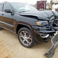 جيب كراند شيروكي فول مواصفات بانوراما لون اسود موديل 2018 سعر 238 ورقة...