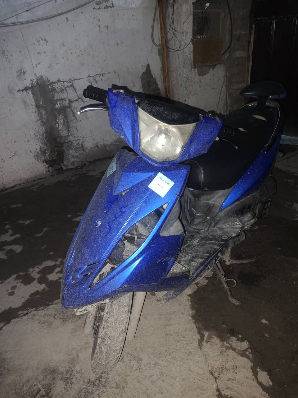 سلام عليكم GTR للبيع كامله كلشي شغال بيه ب٥٥٠ مكاني بلديات 
7747869304
