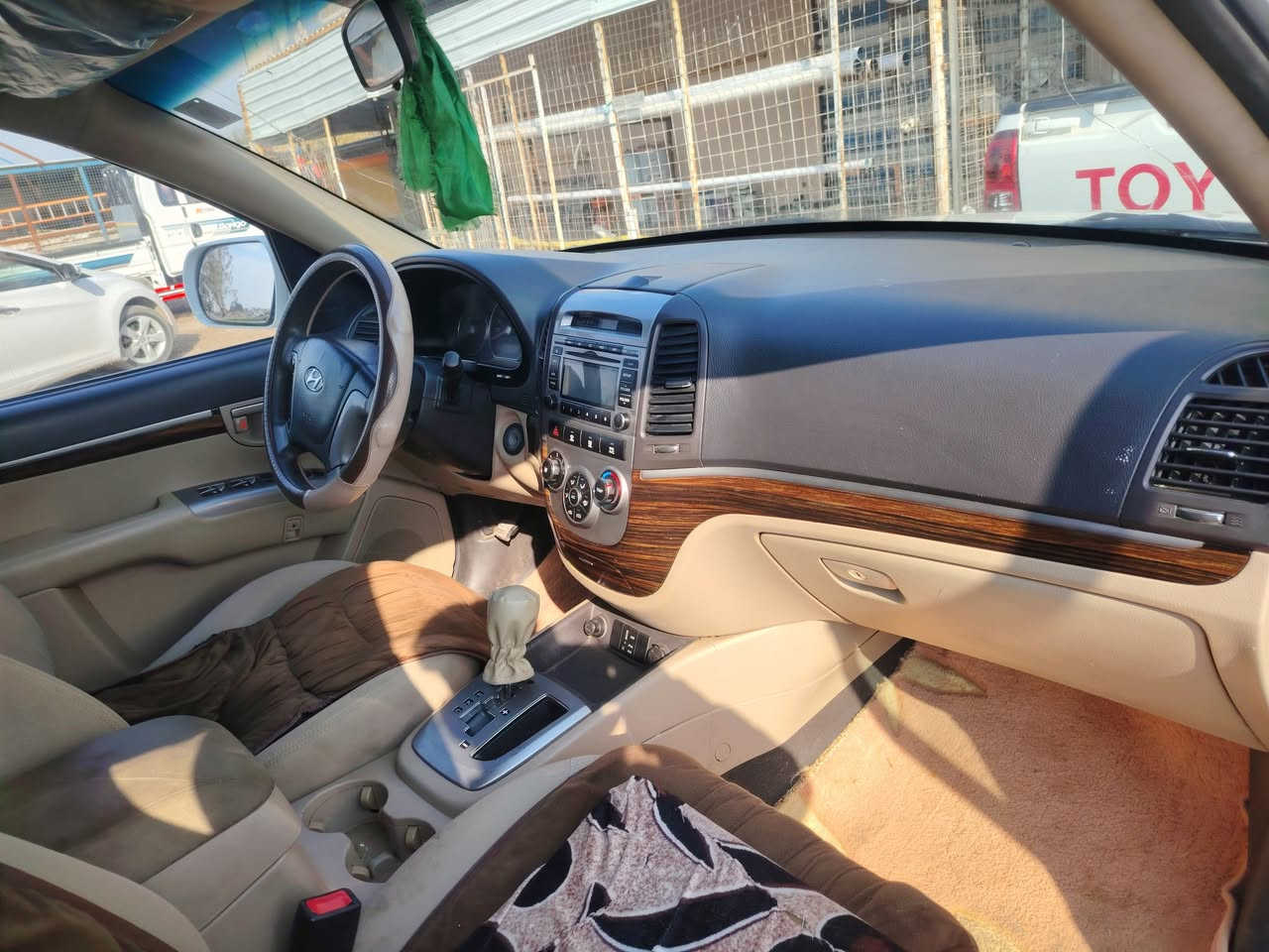 السلام عليكم
✅سنتافي موديل 2012 (خليجي) للبيع يرهم مراوس حسب القناعه  
✅باسمي رقم صلاح الدين مميز  انكليزي تحويل ثاني يوم

✅مكفوله من الضربه او الصبغ   والبارد اصبعين بس  او الشاصي

المواصفات:
‏✅ 6v /3500  حجم المحرك  

✅  سبعة راكب 
✅ 3 قطع تبريد 
✅تحكم استيرن
✅اشاره بالمري
✅باتري جديد تخم تاير بيها سونا من الاخير فول واحد على واحد 

💵 💵 💵السعر:( 170  بيها مجال قليل للشراي متواجد واتساب وتصال  *********** 

المكان صلاح الدين الدجيل
