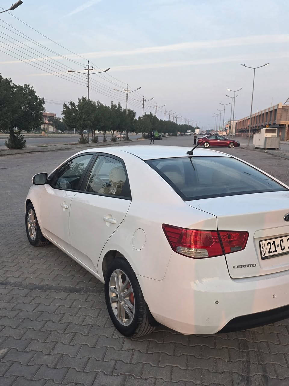 السلام عليكم 
كيه سيراتو 2011
مكينه 1600
بدون صبغ  والسونار موجود ويه الصور 
وارد خليجي
كير مكينه شرط
رقم سيلمانيه رقم انكليزي سنويه حد 2029
مكان ديالى خانقين 
سعره 112 وبيه مجال 
الرقم ***********
