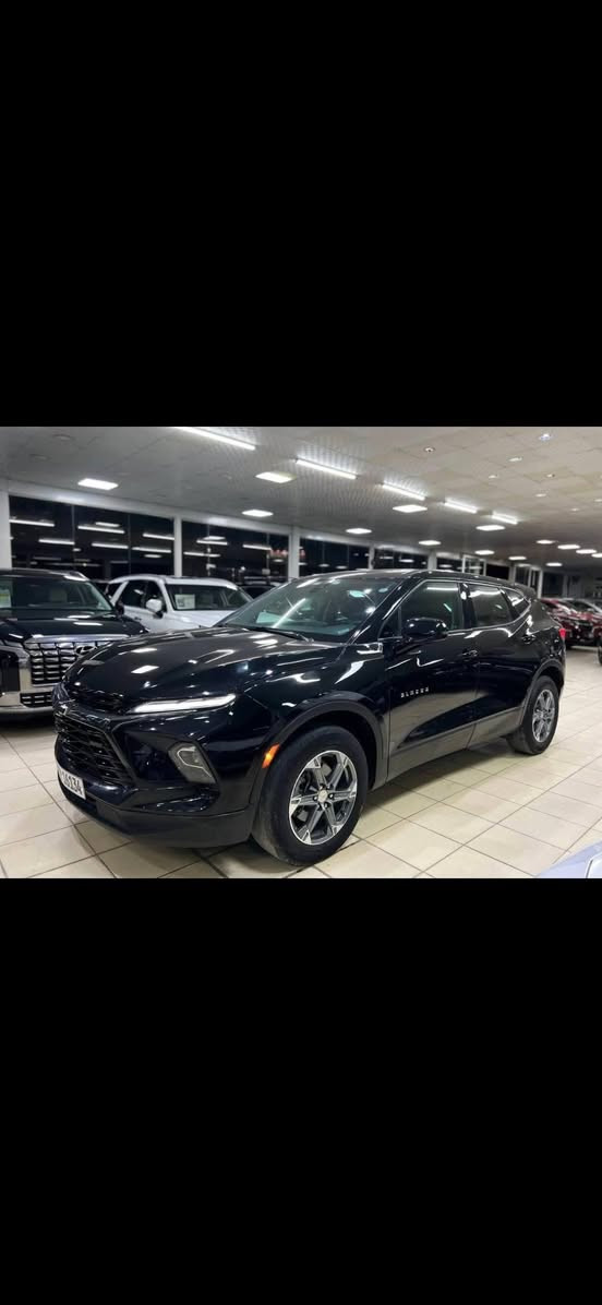 السلام عليكم ورحمة الله وبركاته.
✅اسم السيارة : شوفرليت بلايزر
✅الموديل : 2023
✅رقم السيارة : رقم اربيل  تحويل ملكية او ✅وكالة حسب رغبة الزبون
✅السعر : 185  ورقة
✅الضرر :تبديل الجاملغ فقط وصبغ طرف البنيد بدون اي دواخل 
✅الايرباكات :  ضرر ايرباك الدركة  فقط وراجع اصلي سستم 
____________________________
🔻1-حجم المحرك 4 سلندر 2000 تيربو  🔻
🔻2-ويل كب حجم 18 مع طقم تايرة 🔻بحالة ممتازة 
🔻3-بصمة ابواب و بصمة تشغيل و تشغيل 🔻عن بعد 
🔻4-لايتات زينون عالي ناصي اصل 
🔻6-غرفة السيارة مخمل اسود  
🔻7-تحكم كهربائي لمقعد السائق 
🔻8-تحكم ستيرن جهتين متكامل 
🔻9-رادار امامي مانع للتصادم
🔻10-شاشة كبيرة الحجم للتحكم بكافة الايعازات
🔻11-كامرة خلفية 
🔻12-تحكم كهربائي لمقعد السائق 
🔻13-وضعيات متعددة للقيادة 

🔵السعر المطلوب : 185 ورقة🔵
 
____________________________
للأستفسار اكثر :
***********

🔴العنوان: النجف الاشرف🔴
