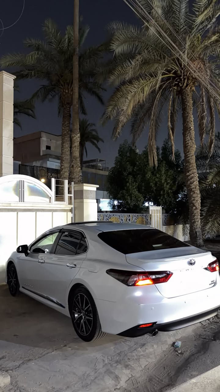 سلام عليكم
كامري خليجي عبداللطيف GLE موديل 2024 
ماشية ٤١ الف كيلو ، السيارة جديدة ونضيفة جداً 

مواصفات : حساسات امامي خلفي : كامرة خلفية : بردة كهرباء : بصمة : فتحة : شاشة جبيرة ……

السياره صار بيهة حادث واتبدل البنيد والجاملغ بدوووون صبغ ، نفس اللون من الوكالة ، وبيهة تعديل بالشاصي 
مكان بغداد 
للاستفسار : ***********
