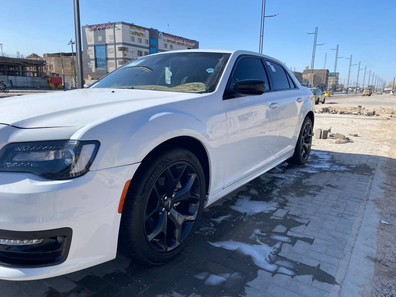 سلام عليكم وبامه موديل 20صل وارد مريكي حادت جاملغ وبنيد بدون دواخل بدون شواصي بدون لغد غير قطعتين الباقي كفاله حته من البارد فول موصفات ماعده بني رامه رقم ربيل تحويل سياره جاهزه مابيه نقص مكان سياره البصره تصال ***********
