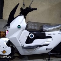 دراجة شحن دايوان الأصلية ليثيوم 30 امبير 72 فولت جديدة بعده شخط مابيهه...