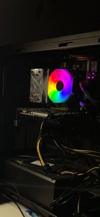 تجميعة العاب زيون للبيع  الكرت rx470 4gb   المعالج xeon e2680v4  البور...