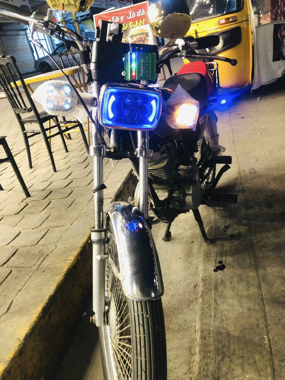 سلام وعليكم شباب دراجه للبيع مكاني بغداد كلشي شغال بيه بدون اوراق سعر400وبيه مجال الرقم ***********  ‏واستاب ￼￼￼
