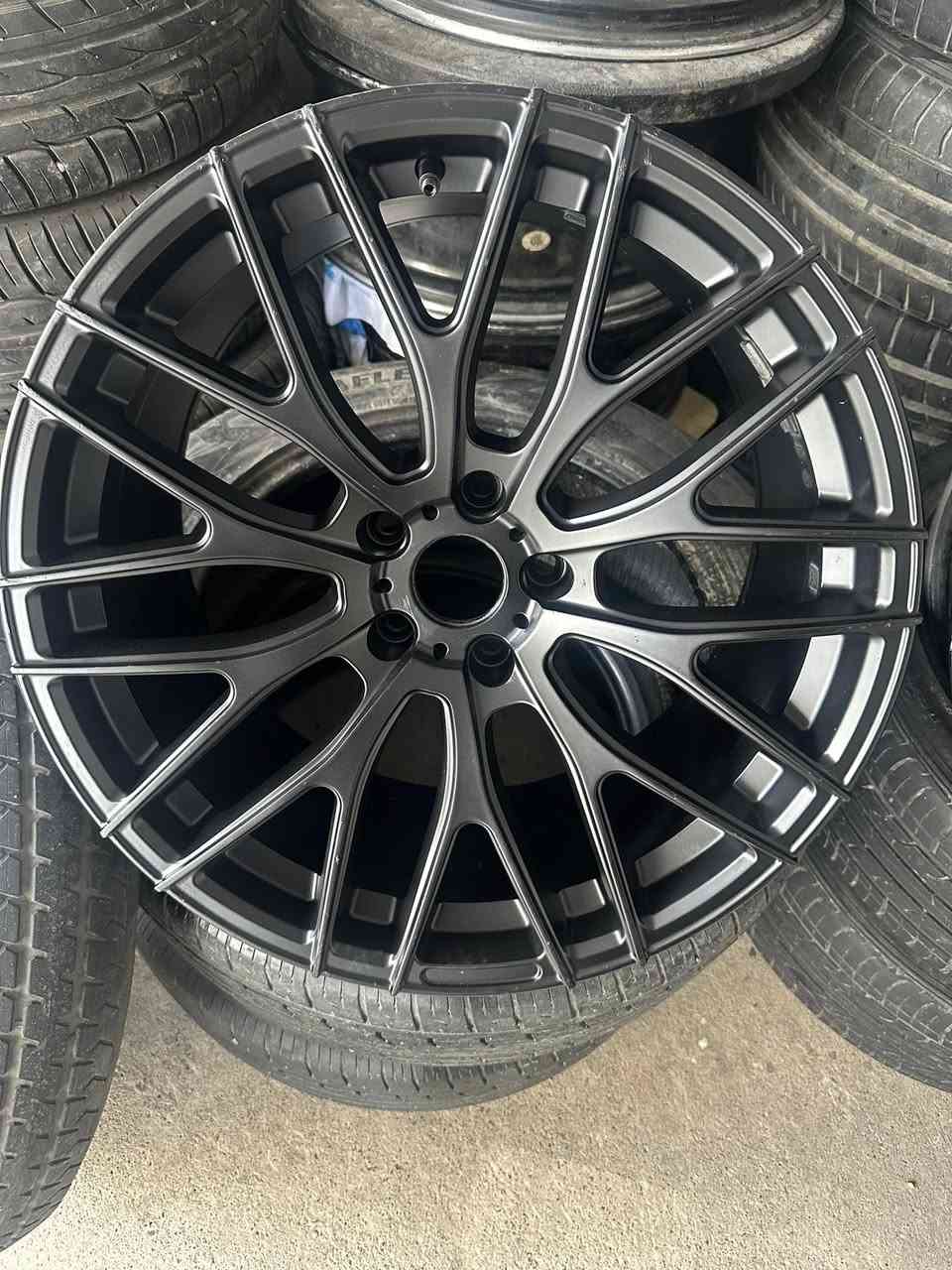 زوج وياله البيع 
حجم ١٩  عرض ٩،٥ 
مكفول كليش نضيف 
سعر ٢٢٥ الف 
توصيل موجود 
***********
يرهم موستنك-دوج-ستينكر-جينسس
