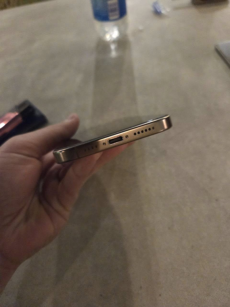 ايفون 16 برو ماكس
شريحة وحدة
ضمان ماستر
ذاكرة 256
دورات الشحن 326 ممكن تصعد
بطارية ٩٤%
مكاني بغداد الجديدة
السعر 1250
بي مجال حك الجية


**إذا كنت صاحب هذا الإعلان وتريد حذفه لأي سبب، رجاءا أرسل رسالة إلى الدعم الفني**