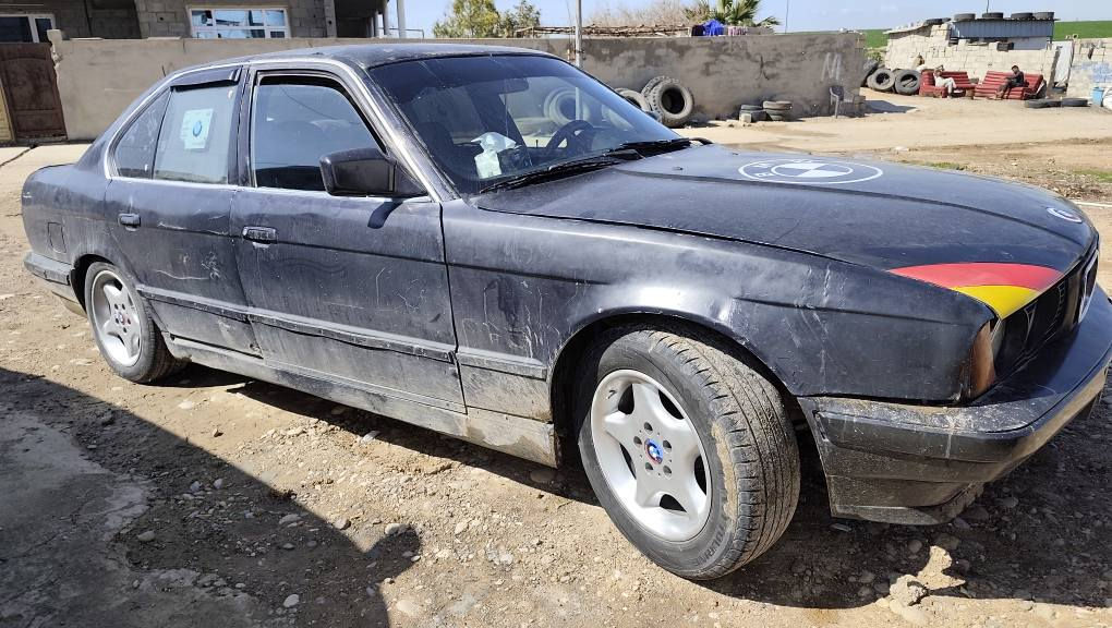 فرۆشتنی خێرا
بیئێم مۆدێل 91 
مەکینە 520ی کەپس و گێڕ عادی 
ئاڕم پلاستیکە ئاڕمەکەی بزربووە
استنساخی لەگەڵە
بەشەرتی ئەوەلیات
تایەو ویلی خاوێنە 
وەرگەڕاو نیە لێدرانی قورسی نیە 
موشتەری تێل بکە یان نامە بنێرە 
سەیارە لە هەولێرە 
*********** أربيل, العراق
