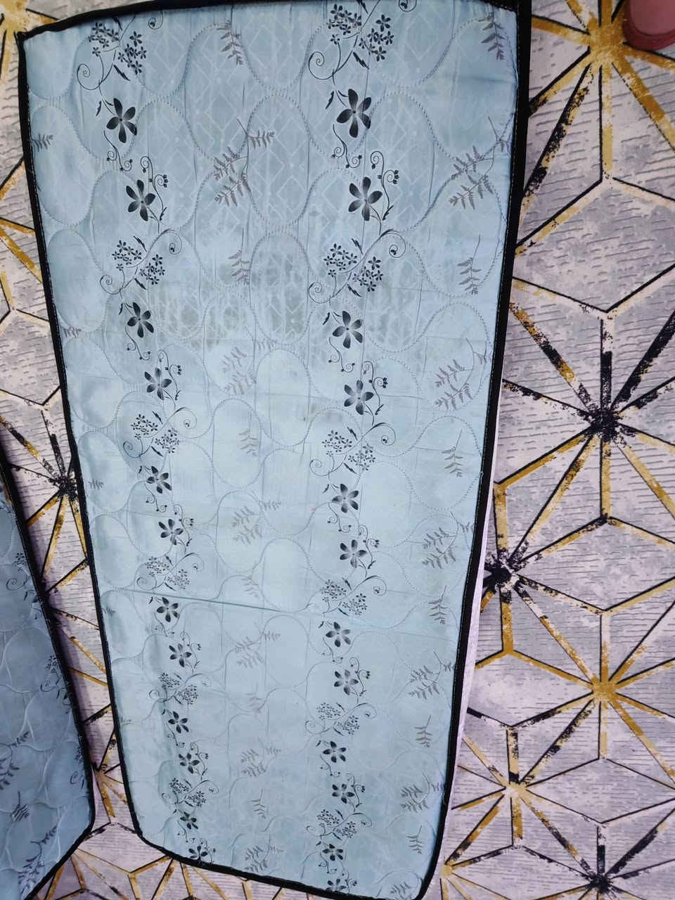 دواشك 2 للبيع قياسهن 60×150
ثنينهن 50 الف مكاني شهداء الموضفين
***********
