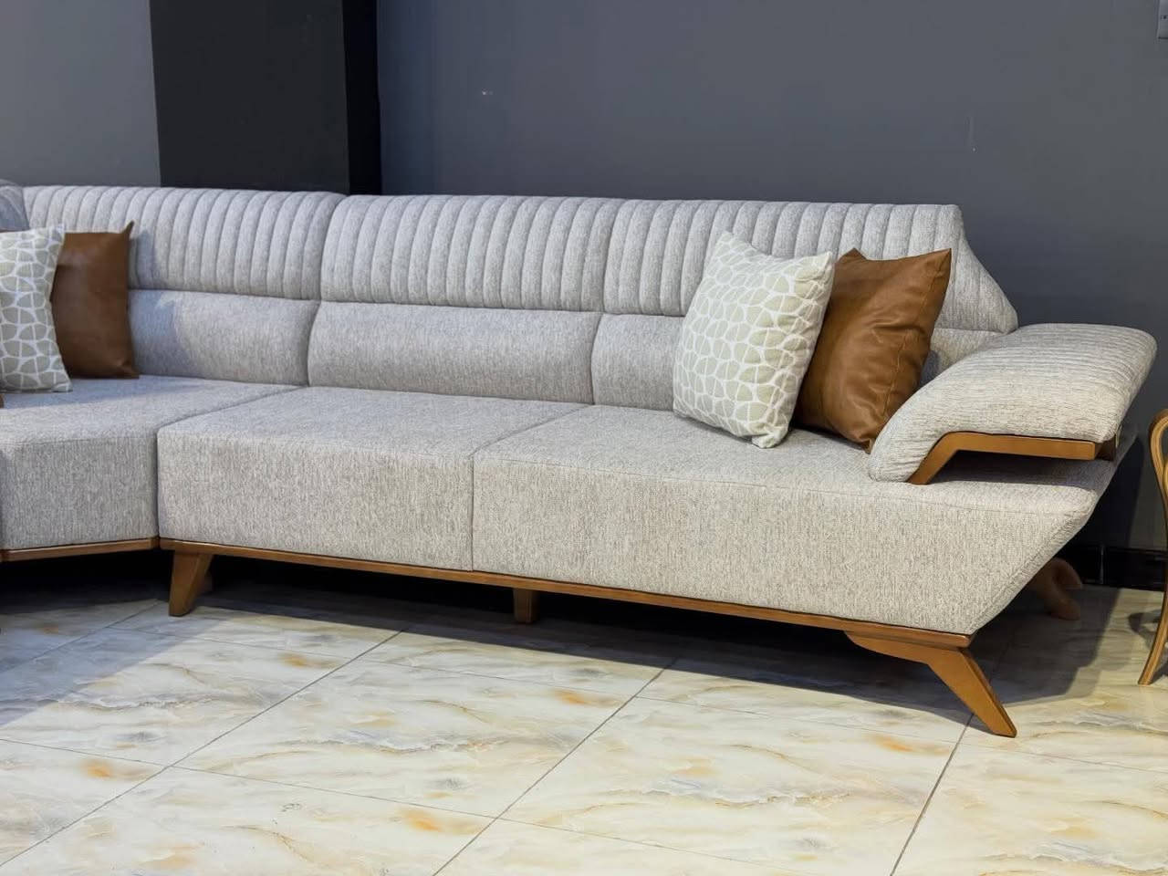 تعلن نجارة ودوشمة الفن الحديث 
 عن تخفيضات بمناسبة حلول                                  🌙 شهر رمضان المبارك🌙
عمل التخم والديوان حسب الطلب فصالات عراقية و تركية
بمواد عمل راقيه وبضمان لا يقل عن 10 سنوات 
مع هدية 🎁ميز وسطي 🎁 
✨جوده تليق بذوقكم وراحة تدوم لسنوات🪵✨
اسيا *********** واتساب
كورك *********** واتساب
