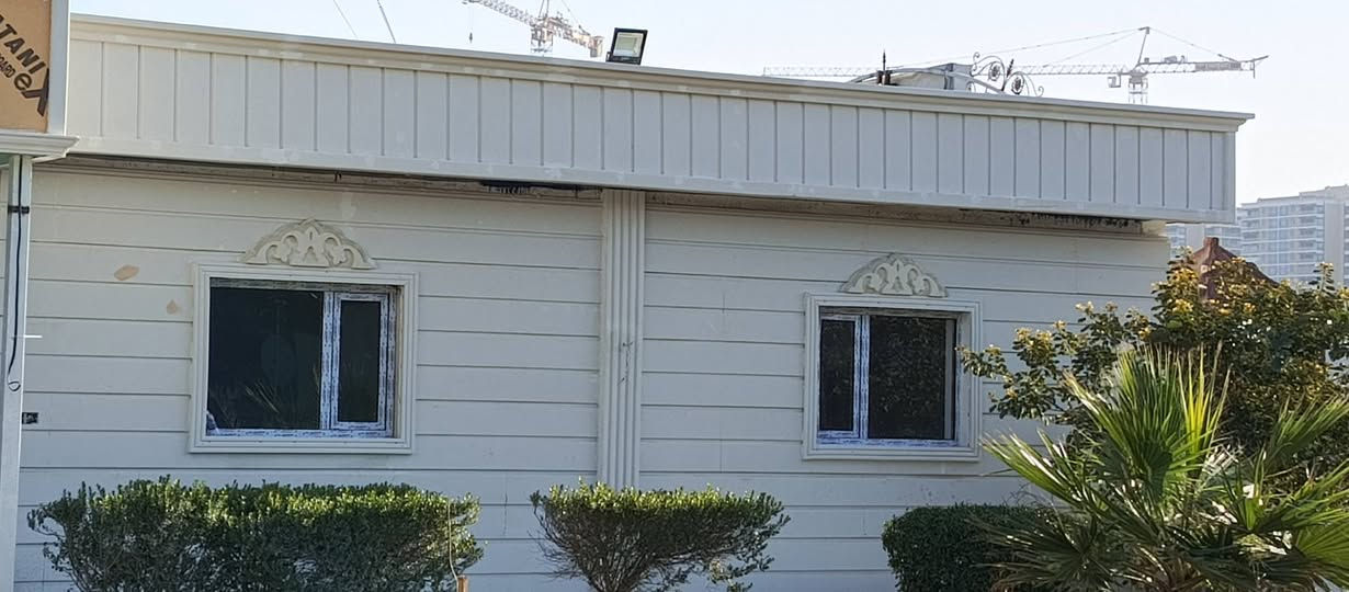 مستعدون لتغليف الواجهات بالفوم (الفوم التركي) الذي من مميزاته
عازل للحرارة والرطوبة خفيف الوزن على البناء سهل التركيب  قابل لتغيير الالوان حسب الرغبة 

الاستخدام

يعمل على الطابوق والبلوك والثرمستون واللبخ والنثر والسندويج ....

سريع العمل يتم انجازه بمدة زمنية قصيرة 

المادة اللاصقة هي الفوم المخصص للصق 

او مادة الكلكيم 

 

الاصباغ المستخدمة من مناشئ عالمية رصينة مثل ( جوتن . همبل . برجر . لوجيا . بتك)  وحسب رغبة العميل 

 الذرعة هندسية وتخريج كامل للابواب والشبابيك 

جميع المواد المستخدمة هي اصليه ومخصصة للخارج 

من مادة الفوم الاساسية 

ومادة اللصق 

ومعجون المعالجة

وصبغ الاساس (البرايمر)

والصبغ النهائي 

لا نستخدم مواد داخلية في عملنه نهائيا 

اسعارنا تنافسية 

للاستفسار مراسله الصفحه ***********  *********** @إشارة
