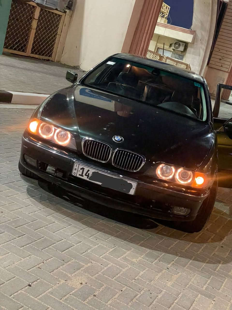 صقر  BMW e39 1996
رقم بصرة باسمي
السعر 67 بيها مجال قليل 
صدر امامي كامل جديد
كشنات جلد كهرباء
فتحه بانو راما
غرفتها جديده 70%
نقصها دبلات خلفيه 
لباقي شوفة عينك
*********** موجود واتساب فقط 🚫🚫
