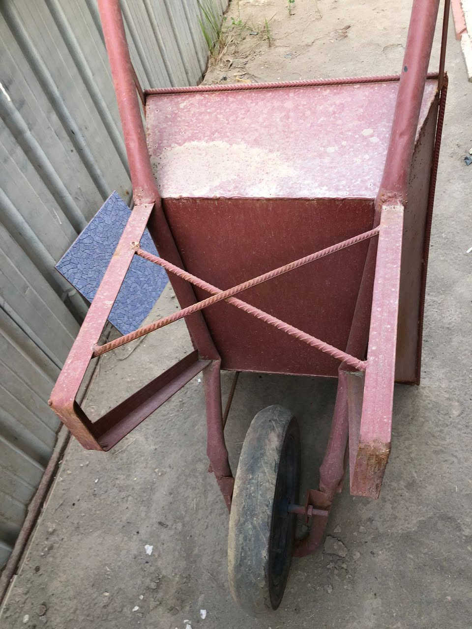 عربانه بناء جديدة غير مستخدمة للبيع هاتف ***********
