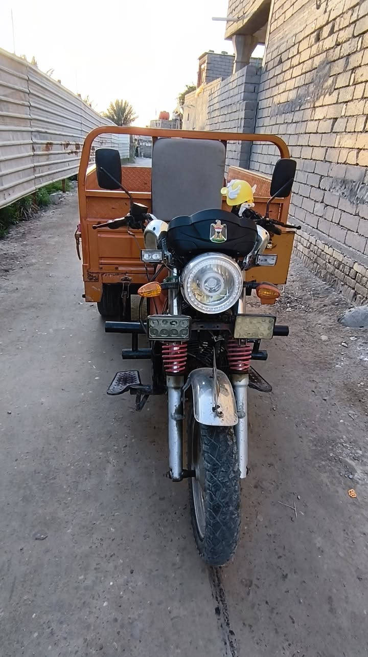 سلام عليكم اخوان ستوته فرس  لل بيع سنويه   كامله ٢٠٢٠ستوته نفس ما موضح بالصور نضيفه مابيه اي نقس اشاير شغاله لايتات ضفيره جديده بك لايت شغال عينه شغاله بس واير كيلو متر رباعي شغال سلف شغال مكاني بصره قضاء المدينه رقم***********
سعر ٣وبيه مجال قليل
