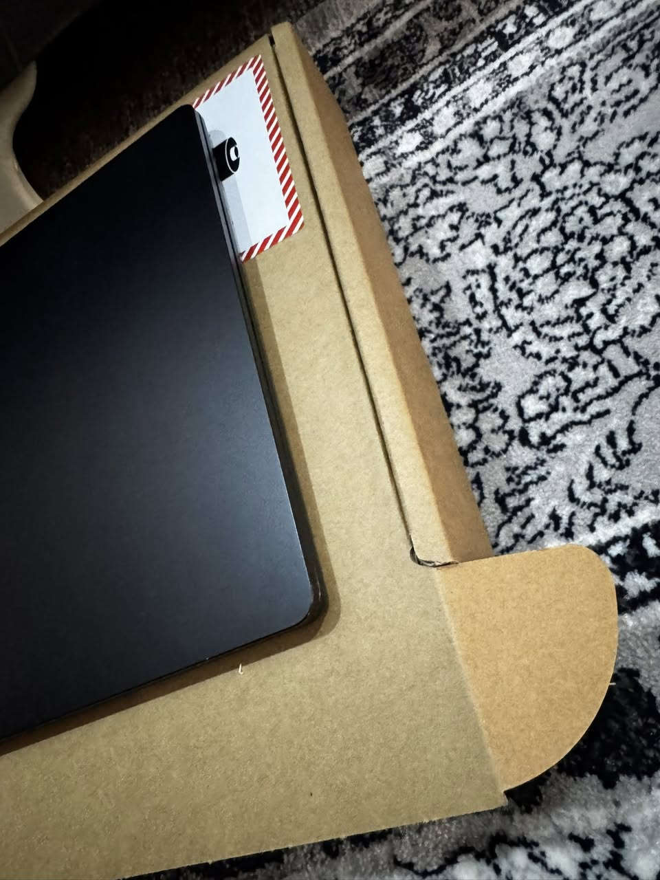 لابتوب سيرفس لمس  12.4
بيع فقط 
لمس 2k 
Core i5 1035  الجيل العاشر 
 رام 8Gb DDR 4.
• **الهارد**: 128  قابل للزياده  SSD (سريع جداً). جيل ٤ 

• **كرت الشاشة**:  4GB Intel Iris Plus.
• **البطارية**: تدوم لفترة طويلة 6-8 ساعات .
• **المميزات**: تصميم أنيق، خفيف الوزن، وكيبورد مريح
مصنوع من  معدن ألومنيوم و جلد الكانترا الإيطالي .
بيع فقط 
السعر ٣٦٥  الف


**إذا كنت صاحب هذا الإعلان وتريد حذفه لأي سبب، رجاءا أرسل رسالة إلى الدعم الفني**