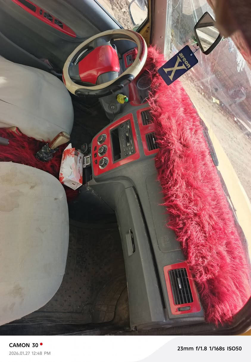 شيري كوين تكسي
2016 رقم مثنى راعيهه ماواصله 
بيها المكينه قبق ابيض بس تعبانه شويه وبيها خياسات المكان الديوانية ابيع كوم حديد مامسؤل بكلشي 
بس مسؤل عن السرقه والطلب العشائر 
والباقي كوم حديد 
السعر 13 قفل قفل 
***********
