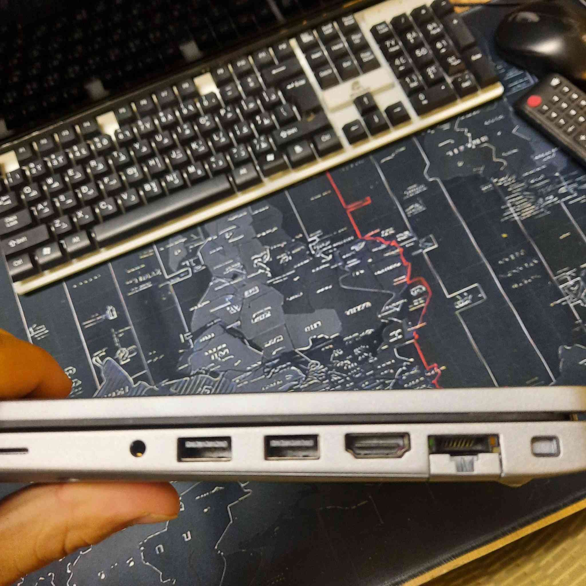 لابتوب دیل کورای ٥ جیل ٨ و ٨ گیگا رام و نسبە نظافة %٩٠ و بطارية يطول ٤ ساعات و شي كلش جديد و سعر ٣٠٠ الف و مجال و مكان كركوك


**إذا كنت صاحب هذا الإعلان وتريد حذفه لأي سبب، رجاءا أرسل رسالة إلى الدعم الفني**