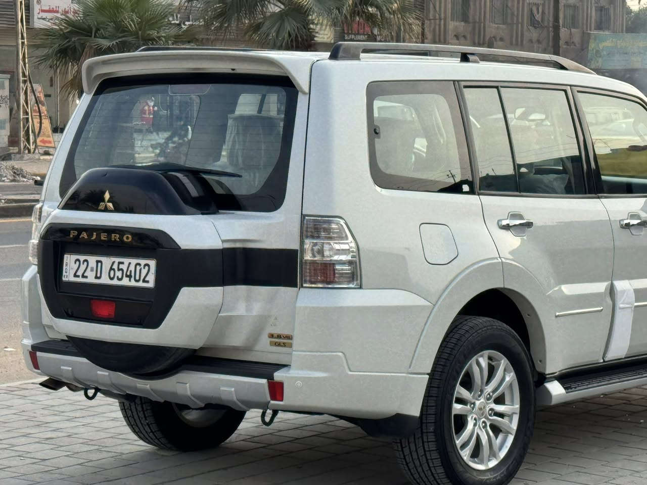 السلام عليكم 
باجيرو حبتور علامة ذهبية راس الارنب 
موديل 2020
ماشية 38 الف كيلو 
كفاله عامة صبغ بارد تبديل فتح
كشنات جلد وكهرباء
شاشة كبيرة 
حساس خلفي وكامرة
رادار امامي
داخل صاج
ويل حجم 18 
دمام خلفي 
داير ايرباك
مكينه 6 سلندر 3800
مري شفط
زراك لايت ولايتات زنون
لد نهاري 
فول تحكم ستيرن 
رقم اربيل تحويل فقط 
***********
السعر 255 بيها مجال بسيط
