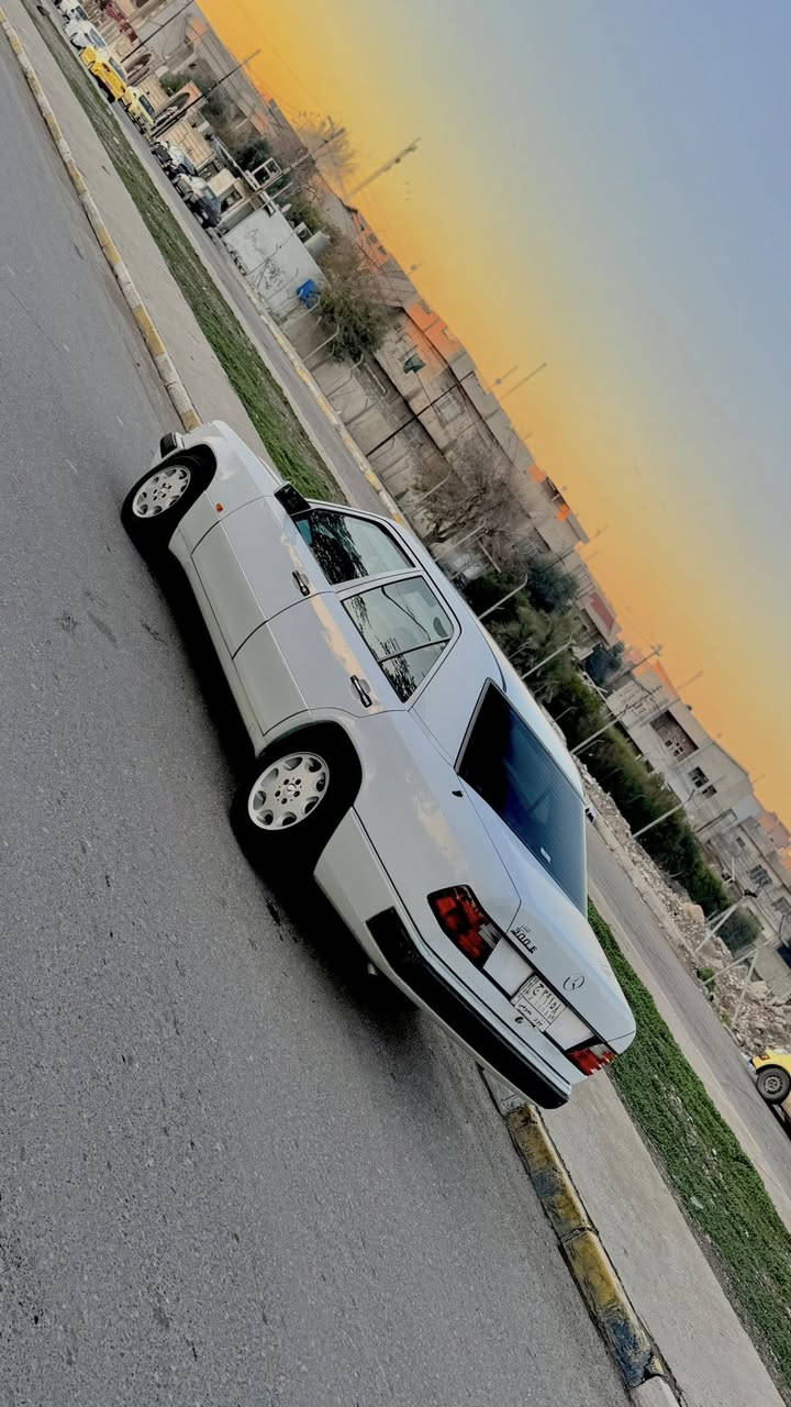 السلام عليكم  للبيع
مارسيدس دب 1991
V6.2.6
السياره مابيها اي نقص جديده 
كلشي بيها وضع شركه 
محرك بلادي 
كيربلادي 
تبريد ثلج ❄️
عنوان السياره موصل 
***********
90$
