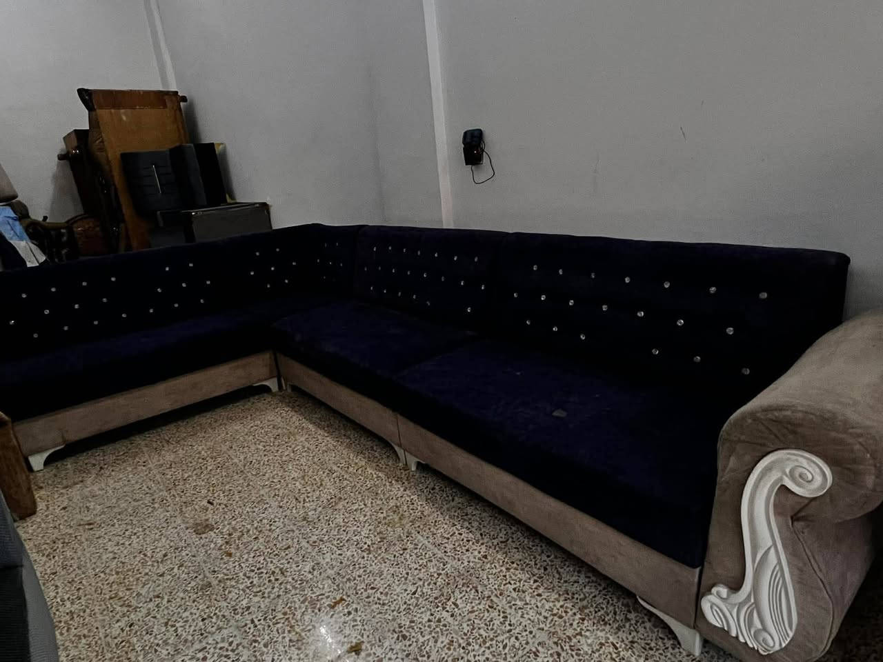 ديوان للبيع 📍 عرض خاص 
٧امتار 
مابي اي عيب 
السعر 125فقط ❤️‍🔥


**إذا كنت صاحب هذا الإعلان وتريد حذفه لأي سبب، رجاءا أرسل رسالة إلى الدعم الفني**