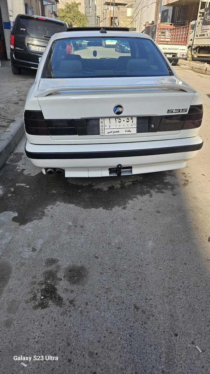تحياتي للجميع
السلام عليكم 
من رخصة الادمن
BMW للبيع او مراوس خفاش40 & 44
الحجم 535 الموديل 91 باسمي تحويل مباشر
السياره محرك كير خير من الله ايميل تبريد ثلج كشنات كهرباء حماوه ثابته نص السياره جاهزه من كلشي ترايك وين متريد يعجبك صدر تخم تاير  كهربائيات كامله نصبته تخبل اكسل خفيف دواخل خير من الله كشنات كهرباء اسف على الاطاله السياره بغداد *********** اي استفسار متواجد واتس او اتصال
