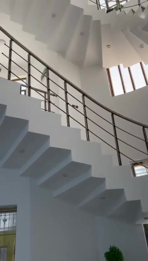 🏡 للبيع – منزل متكامل بمساحة 250 م²
✔️ المساحة: 250 متر مربع
✔️ البناء: البيت مبني بالكامل بالطابوق
✔️ التشطيب: كامل، بدون أي نواقص
✔️ جميع أعمال البناء والمواد المستخدمة: درجة أولى

الطابق الأرضي:
• غرفتا نوم
• صالة
• ديوانية
• مطبخ حار
• مطبخ بارد
• مجاميع صحية داخلية
• مجاميع صحية خارجية

الطابق الأول:
• 4 غرف نوم واسعة
• غرفتان ماستر (حمام خاص)
• صالة
• مجاميع صحية

🏠 منزل متكامل بتقسيم عملي ومساحات مريحة، جاهز للسكن مباشرة.

📩 للاستفسار 

 ***********
***********
