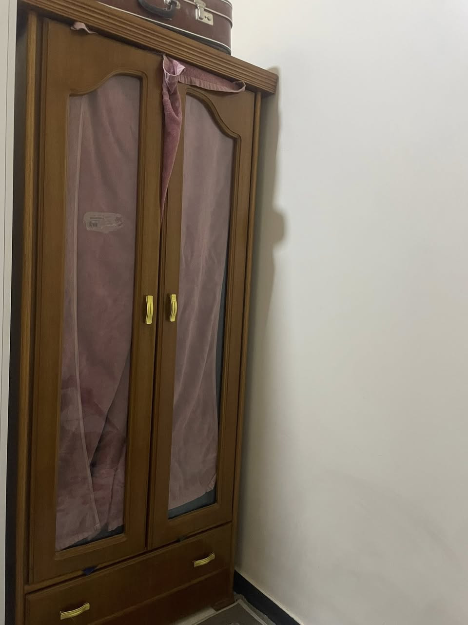 السلام عليكم غرفه انجاره للبيع سعر 325
***********
