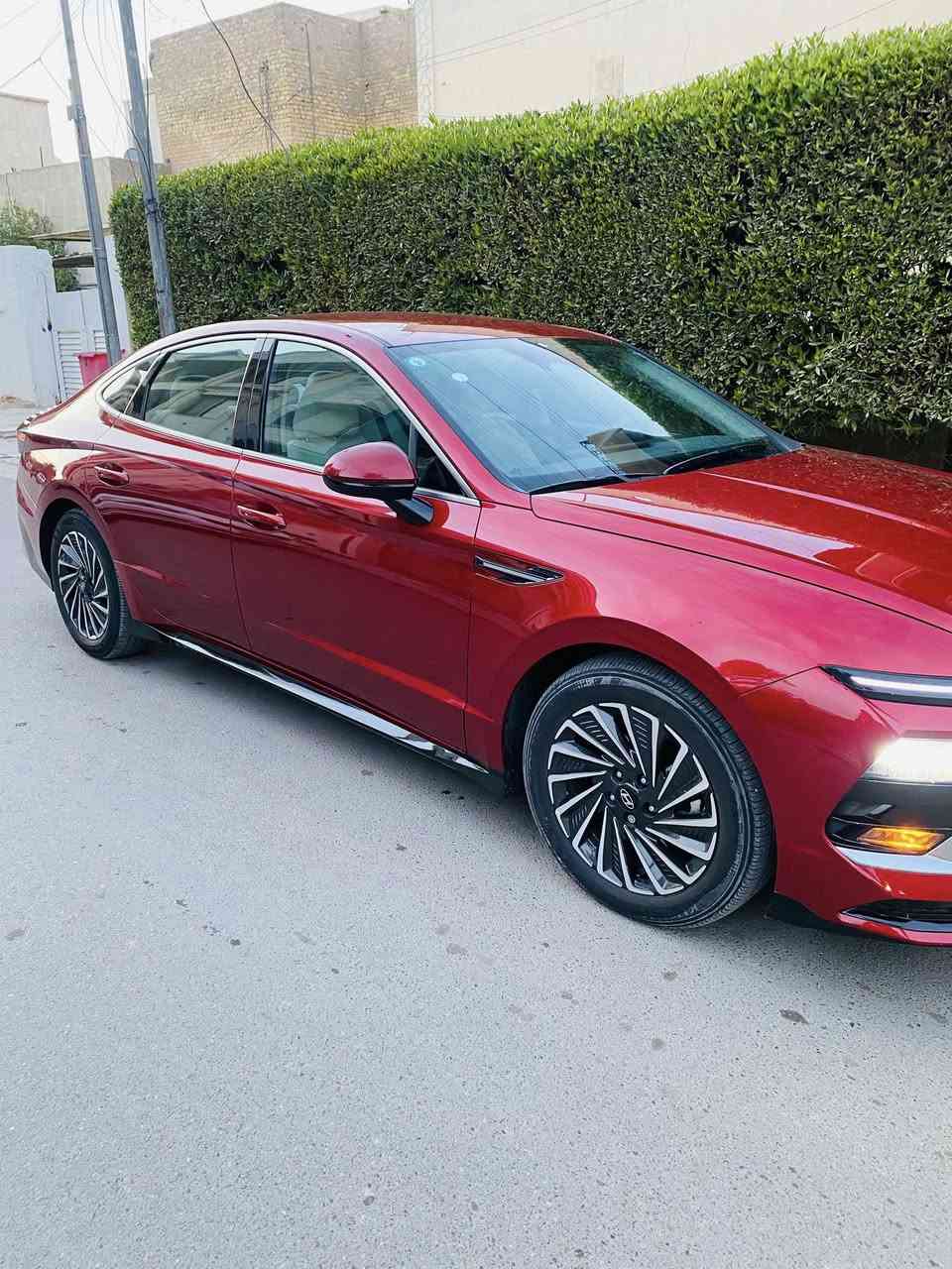 هونداي سوناتا هايبرد 2024
HYUNDAI Sonata hybrid  2024
🚘وارد امريكي بيها فقط بارد وتكحيل بلبنيد دعامية مبدلة 
🚘 الممشى 18,000km  
🚘 موديل 2024 
⚙️ حجم المحرك 2.0L  هجين 🌿
⚙️ مرتبط بناقل حركة أوتوماتيك 
⚙️ يبلغ عزم الدوران 393 نيوتن/ متر 
🐎 بقوة 195 حصان 🐎🐎
🔑 مفتاح التشغيل بصمة 
🚗 دفع ثنائي FWD 
‼️ اريل نفكيتر 
📍رادار امامي 
📍رادار خلفي 
📍رادارات جانبية  
💡لايت زينون + LED متصل 
🔦️ بك لايت LED متصل 
🚘 دخول بصمة ذكي 
🛞 حجم الاطار 215/55R17
🛞 ويل كب 17
🛞 4 دسك
🛞 حساسات ضغط الاطارات 
✨️ المرايا قابلة للطي 
🎈عدد AIR BAG 6
🚗 هاند بريك كهرباء 
🚗 ا ABS 
🖥 دشبول شاشة
🖥 شاشة 
📷 كاميرا دوارة 
💡الانارة الداخلية LED 
⭕️ مقود جلد حياكة 
🛣 مثبت السرعة Cruise 
🎶 المودات والاوامر الصوتية 
🎶ا Bluetooth    
🔋شاحن هاتف Wireless 
⚡️مخرج منفذ الطاقة 
🔍فحص نظام السيارة 
💺تتسع المقصورة ل 5 ركاب
💺المقاعد مخمل ابيض
💺حركة المقاعد الأمامية كهرباء 
‼️ المرآة الوسطية أوتو دم 
❄️ تبريد شاشة مناخين منفصلين 
❄️ قطعتين تبريد 
🚘 أوضاع القيادة Drive Mode 
🚘 أوتو هولد Auto Hold  
⛷️ نظام مانع الانزلاق 
🥤حاملات الأكواب
🚘 تطعيم الدواخل بالخشب الطبيعي 
 السيارة بدون رقم صاعدة هزة 
داخلة قبل 3 اشهر السيارة 

السعر   ( 215ورقة )

شاصي ؛ KMHL34JJ7RA099678

للاستفسار :-***********
مكان السيارة بغداد الاعظمية
