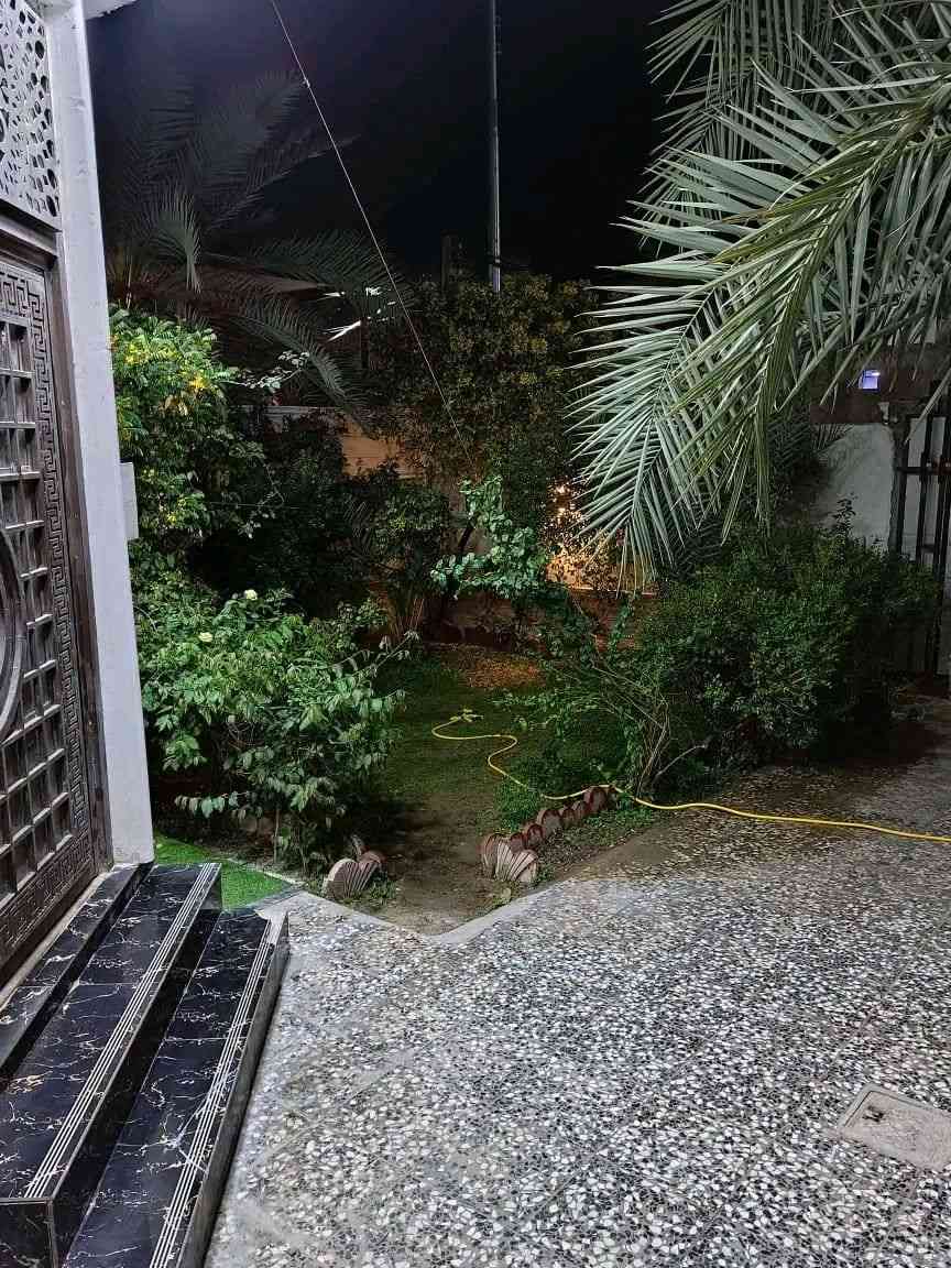 بيت للبيع ناصريه بالسفينه اسهم مساحه ٣٠٠م تحويل من الطابوا بناء درجه اولى غرفتين وصاله واستقبال ومطبخ وصحيات  ٢٥٥  بي مجال     رللإستفسار الإتصال *********** او  *********** واتساب  مكتب نجمة الابداع بالثوره
