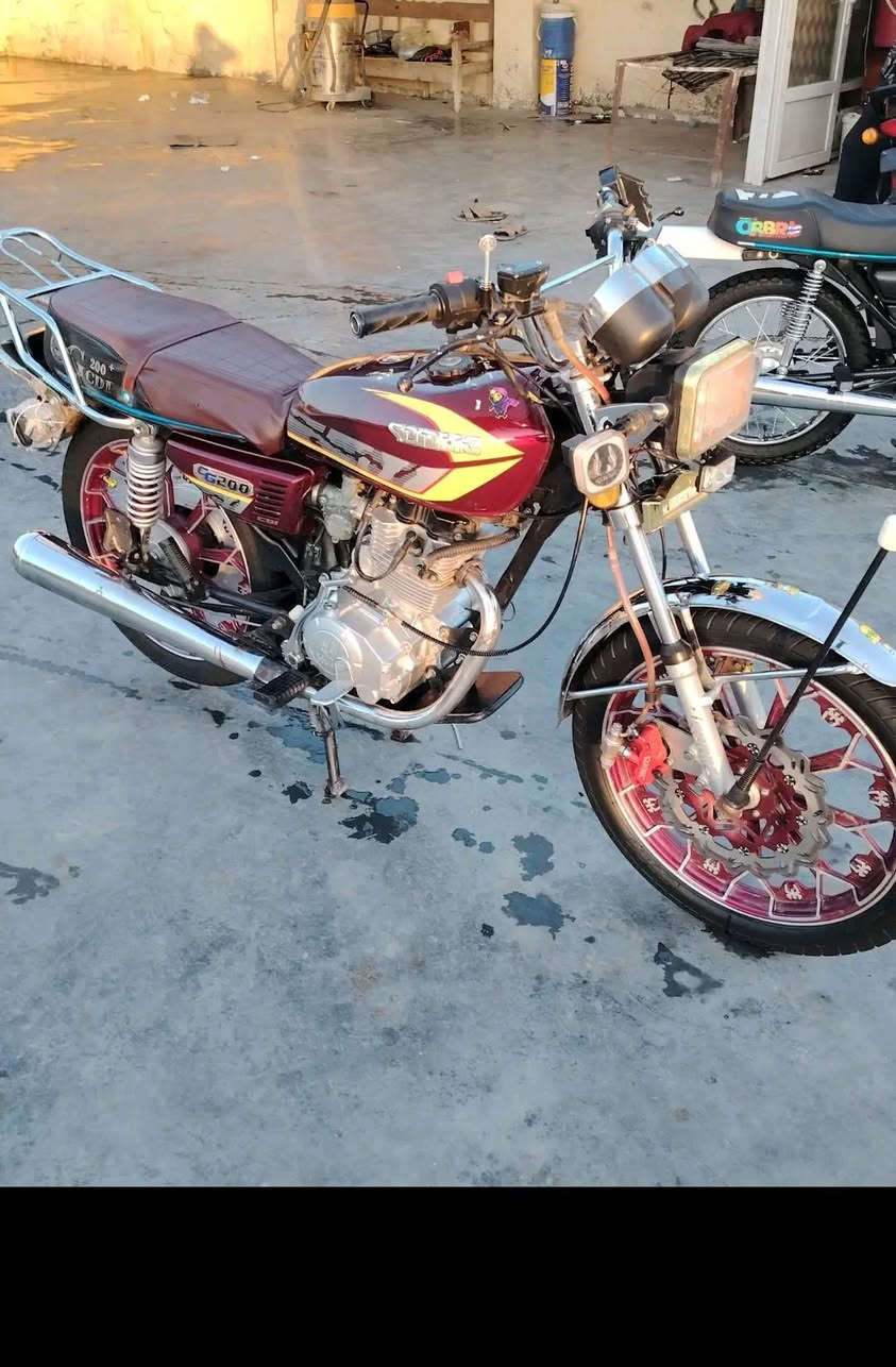 السلام عليكم دراجه سيفان موديل ٢٤ دراجه خير من الله لا تنقيص ولا تبخر ماناقصهه برقي أوراق دراجه فقط الشاشه عاطله المكان ديالى كنعان  وهاذه الرقم *********** السعر   ٦٥٠ وبيه مجال الطيبين
