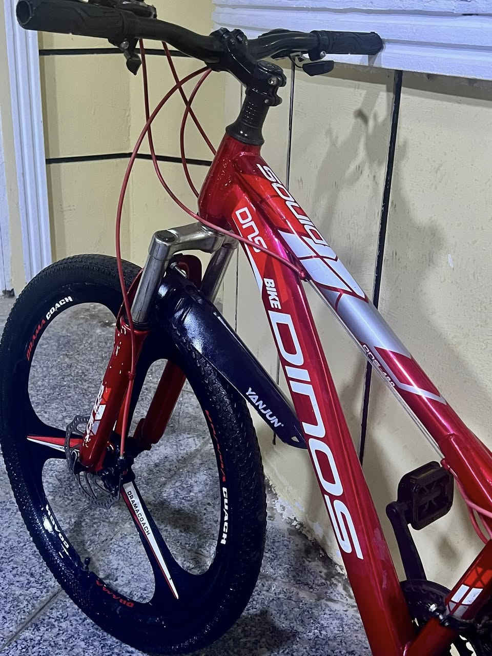 بايسكل ماركة داينوس صنع وانشنطن
بايسكل جبلي ويل كاب كير 7سرعات 

سعر 100الف بي مجال بسيط


**إذا كنت صاحب هذا الإعلان وتريد حذفه لأي سبب، رجاءا أرسل رسالة إلى الدعم الفني**