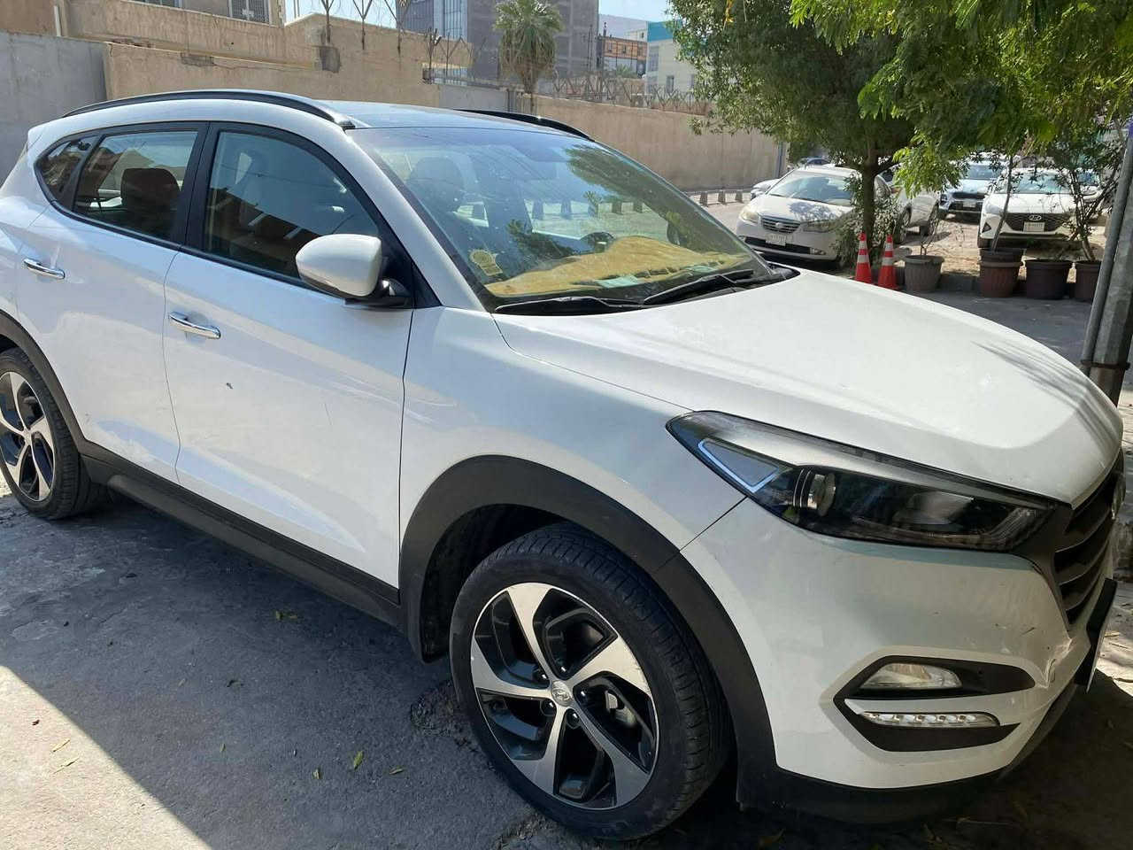 توسان موديل ٢٠١٨ خليجي وكاله فول مواصفات ماشيه100
الف
كشنات جلد
بنوراما
كشنات كهرباء

حساس خلفي 
شاشه جبيره 
مكينه 2000دوش 
السياره كير مكينه مامفتوه لو برغي وماتصرف عليه لو ربع تبريد صدر كفاله عامه بدون صبغ بيهه بارد كده كلش بسيط ع كد  شبرين  باسمي السياره سعر175بيه مجال شي بسيط وهذا رقمي***********بغداد الكرخ وحله من الصوره
