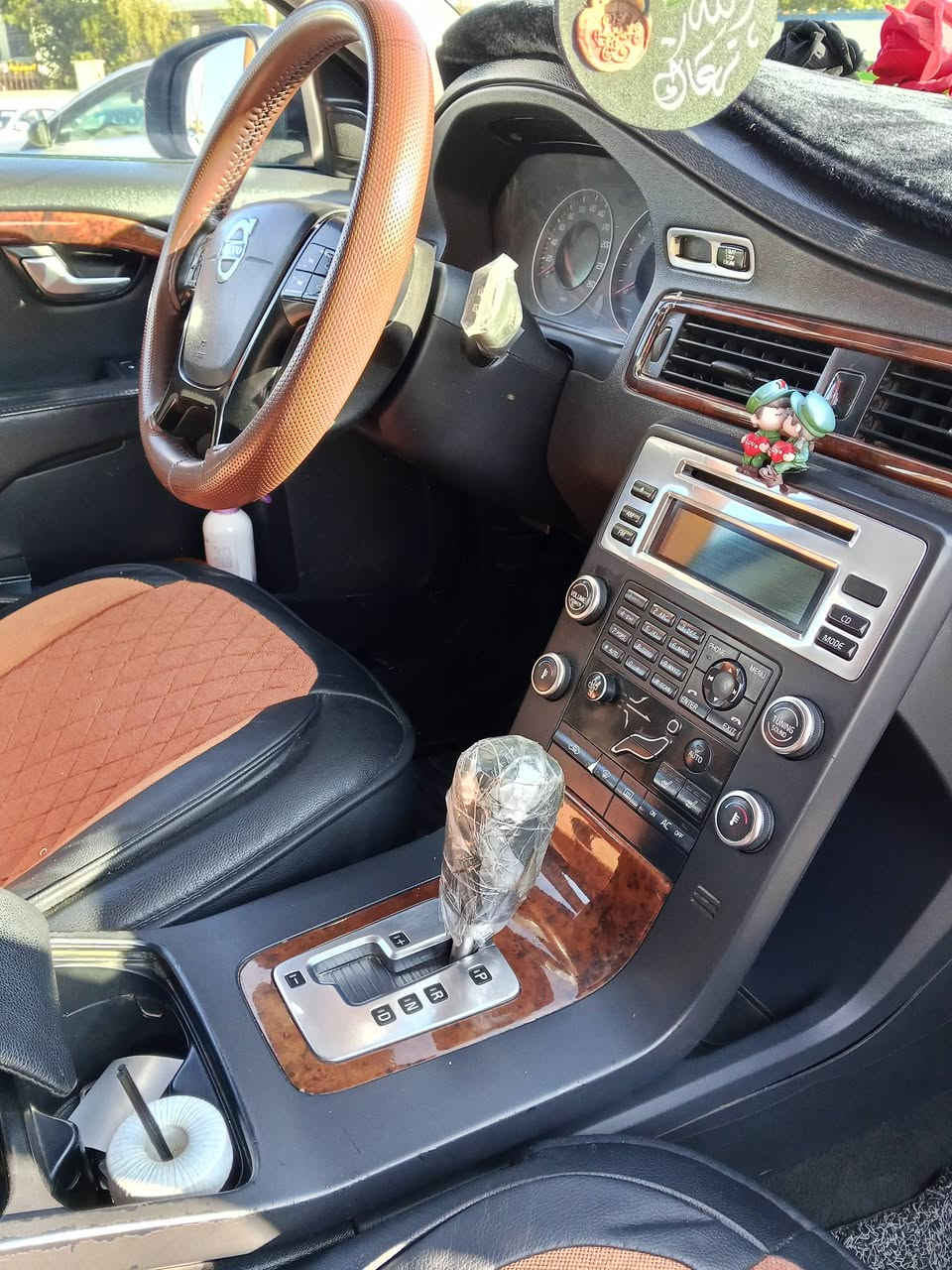 فالفو V70 موديل 2011 مكينه 5تيربو فول مواصفات كوبون بنزين  ، مكان السيارة موصل /17تموز
غير متواجد على الفيس التواصل عبر رقم الهاتف ***********
