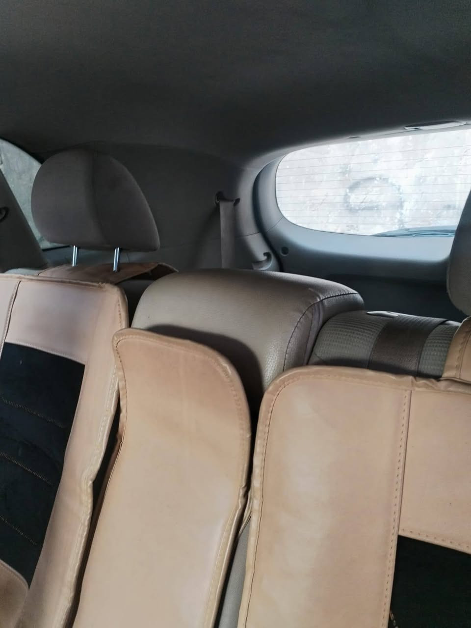 سورنتو موديل 15 سيارة مكفورلة  كير مميزه  مكينة ٢٤٠٠ دوش المرغوب سيارة حلوة وماناقصه شي مواصفات حلوة تحكم كامرة حساسات دزك ويل كب سيارة حاكية شاشة  اشاير بالمري وبعد بيه مواصفات اهواي السعر 163 وبيها مجال تخم تاير سبعة راكب تبريد ثلاث قطع سيارة مال جناي ومالت عائلة وبالعافية عل الياخذهة الشراي يتصل مكاني الدوري ابو طيارة ***********
