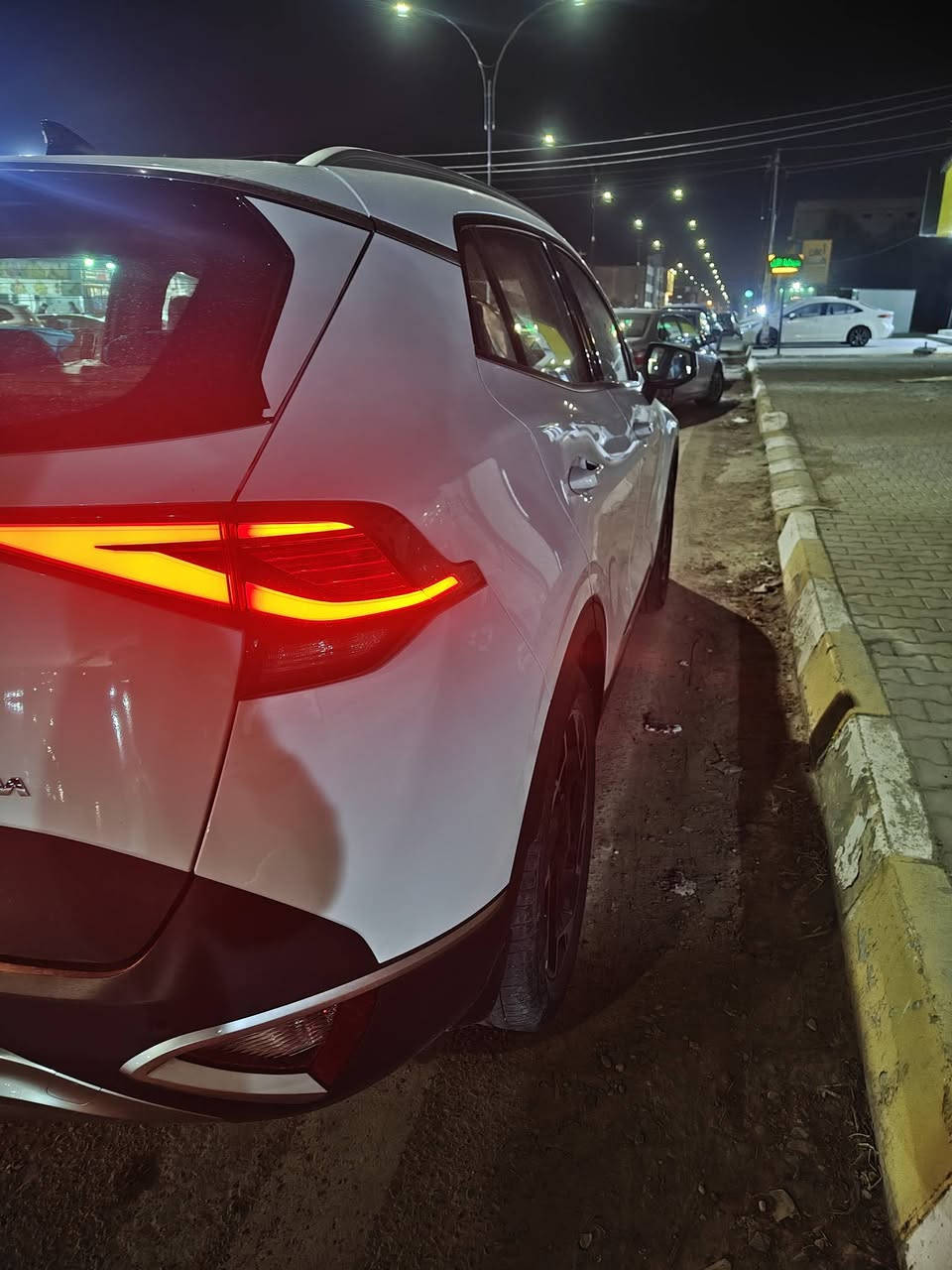 السلام عليكم للبيع سبورتج موديل 2023 خليجي فول مواصفات عدا بانوراما  ماشيه 44 كفاله عامه بعدها بنايلونات الشركه مكاني تكريت ***********
