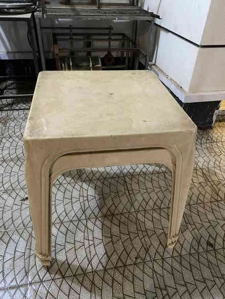 السلام عليكم اغراض مطعم ونواعمه للبيع يتوفر طباخ وعارضه وقاطعه فنجر وميز وباقي الاغراض بالصور الظاهره للاستفسار اكثر مراسله الرقم ‏‪***********‬‏. للعلم الاغراض مكانها بغداد.
