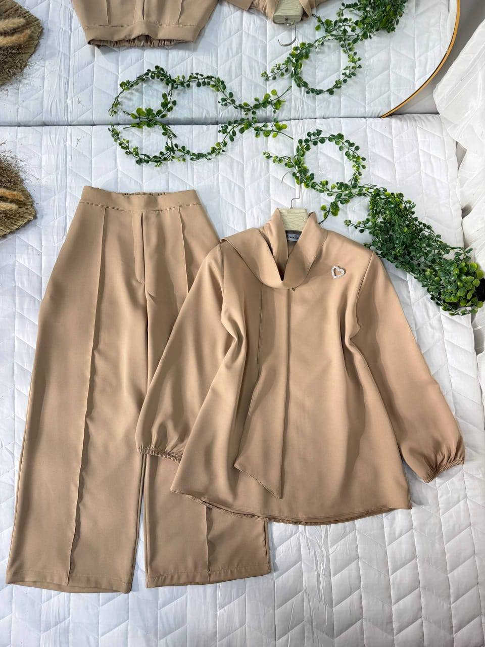 طقم أنيق 👗✨
خامة دابل فخمة وكوالتي عالي 🔥

القياسات: 38 / 40 / 42 / 44 / 46 / 48

ستايل راقي يناسب الطلعات والعيد 💃
كمية محدودة لا تفوتج الفرصة ❗️🔥
للحجز والاستفسار دايركت أو واتساب ✉️
توصيل: بصرة 5 آلاف / باقي المحافظات 7 آلاف 🚚


**إذا كنت صاحب هذا الإعلان وتريد حذفه لأي سبب، رجاءا أرسل رسالة إلى الدعم الفني**