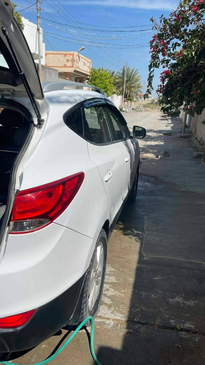 توسان للبيع موديل ٢٠١٤ رقم اربيل با اسمي سنويه هزه كله جديد 
مكينه كير بشرط مامفتوح 
الصبغ مثل ماموضح بالسونار 
السعر ١٢٠ وبيهه مجال
لاستفسار ع رقم *********** المقدادية, ديالى
