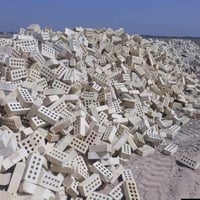 ‏تجهيز افضل انواع الطابوق درجة أولى شرط الفحص ‏تجهيز كافة البنايات وال...