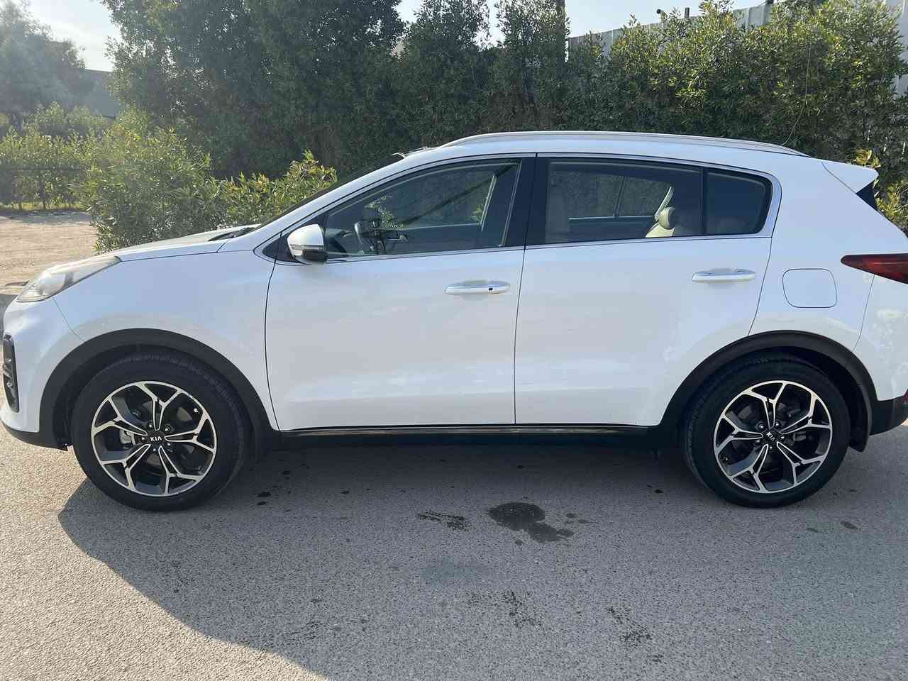 سلام عليكم
سبورتج خليجي❤️ 2020 جيتي لاين

فول مواصفات اعلى فئه بالسبورتج

محرك 2000 دوش 

رقم بغداد 

بانوراما 

شاحن واير ليس
كشنات جلد وكهرباء 
صندوك كهرباء
شاشه جبيرة 
كامرا حساسات
مرايات شفط واشاير
بصمه تشغيل مع بصمه ابواب وترحيب
تبريد قطعتين
لايت وبك لايت لد 
باقي مواصفات جيتي لاين المعروفه 
سونر بل منشور بيه بس بارد

مكان سيارة بغداد بلديات
السعر 207 
اتصال ***********
