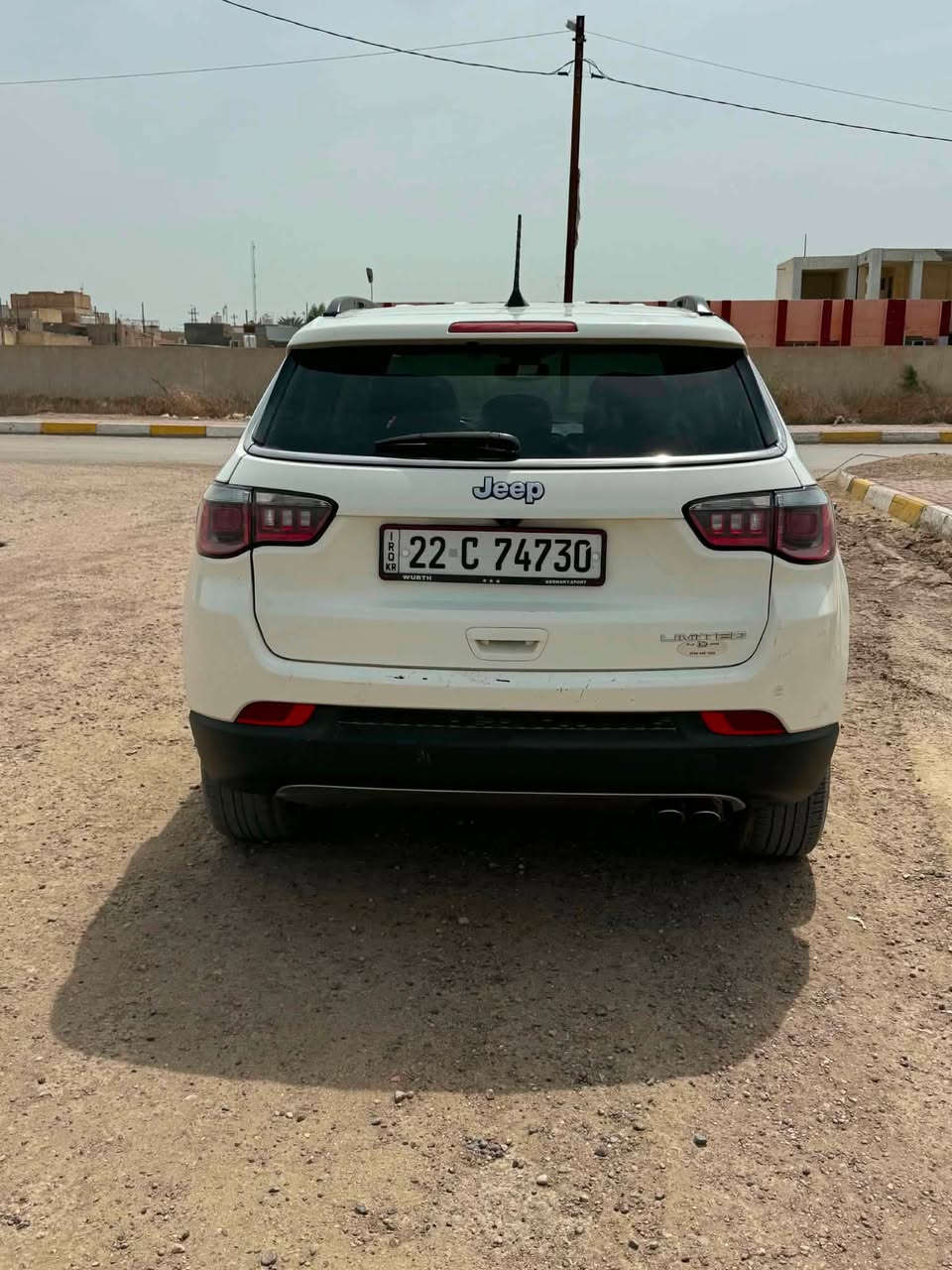 لأصحاب الذوق الرفيع والباحثين عن التميز، متوفرة الآن سيارة جيب كومباس (Jeep Compass) موديل 2020، فئة "لمتد" (Limited) الغنية عن التعريف، بحالة ممتازة جداً.
🔥 أبرز المواصفات:
✅ موديل: 2020
✅ الفئة: لمتد (Limited)
✅ المحرك: [: 2.4L]
✅ اللون الخارجي: أبيض صدفي
✅ المقصورة الداخلية: جلد ليميتد بلونين (أبيض وأسود) فخم ونظيف جداً،
✅ [130الف]ميل فقط!
✅ بصمة تشغيل ودخول ذكي.
✅ شاشة عرض كبيرة مع كاميرا خلفية.
✅ رادار جانبي 
حالة السيارة : موضحه بصور 
رقم شاصي :3C4NJCCB6LT128932
📍 بابل قضاء الاسكندرية 
سعر12000$ وبيها مجال (120 ورقه)
رقم الهاتف: ***********
