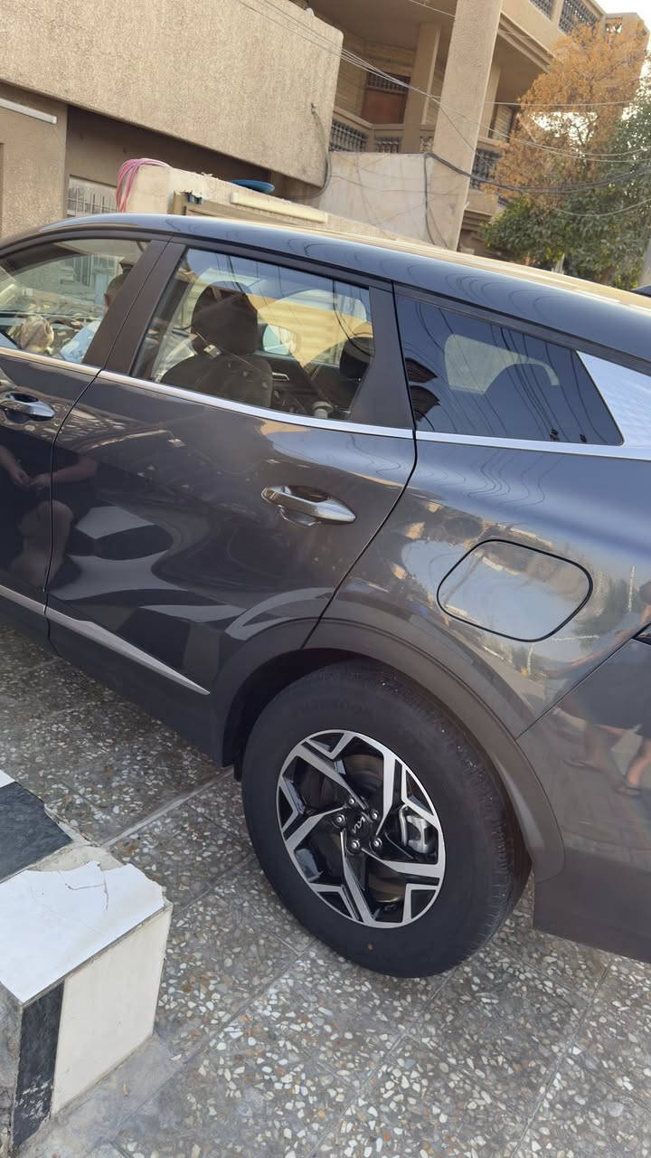 سبورتج موديل 2024  بسعر خيالي 🔥🔥وارد امريكي ماشيه 17 الف والسونار مالتها مرفق مع الصور رقم بغداد تحويل ثاني  يوم وبسمي السياره محرك 2500 ولسياره جديده ومانقصها اي شي السعر 195 وبيها مجال 
مكان السياره الانبار الفلوجه ومراوس حسب القناعه
الرقم ***********
***********
الاتصال على الرقم 
مكلف بلنشر
