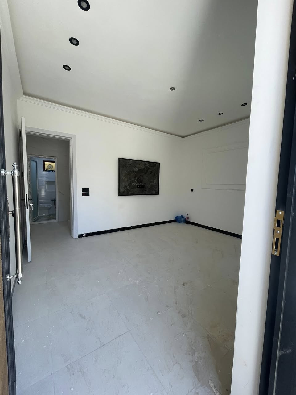 يالله🤲🏻
بيت 50 متر .. بمواصفات بيت 100 متر🏡

 مساحة بيت 50 متر واجهة 4 م × نزال12.30م)

🍀بيت زيرو غير مسكون 2026

🍀3 غرف منام نوم مريح وعزل تام.

🍀صالة واسعة تجمع العائلة بكل حب.

🍀مطبخ نظامي عملي ومريح لربة البيت.

🍀السر مو بالمساحة .. السر بالتوزيع الذكي

🍀شاهد الصور وانطونا رأيكم هل تتوقعون هاي المواصفات تكفي بـ 50 متر؟"

📍حي جهاد مقابيل العاب المزايا افضل مربع حي جهاد
الهاتف ***********
***********
