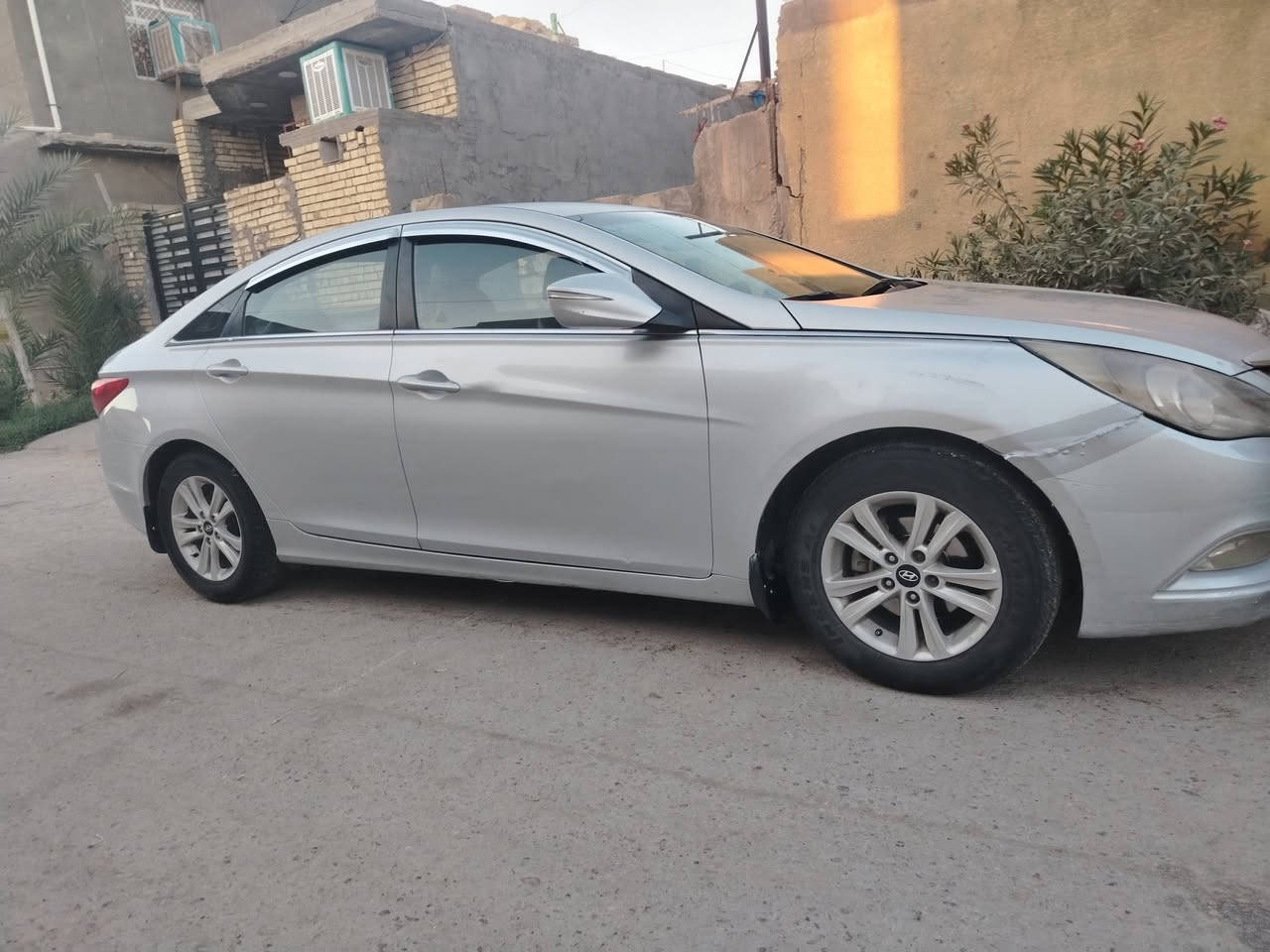 السلام عليكم سوناتا 2012 وارد خليجي مكفوله بيها فقط قطعتين صبغ فقط بدون دواخل  محرك 2000 دوش محرك  وكير انضاف جدا تبريد شغال تخم تاير جديد ويل كب نص فول اشاير بل مري تحكم استيرن جهتين مري شفط كشن كهرباء تبريد قطعتين كشنات جلد ارضيه جلد بيها قطعتين صبغ فقط بدون دواخل  والباقي مكفول السونار مرفق بل منشور مكان السياره بغداد السعر 92وبيها مجال للاستفسار الاتصال على الرقم *********** //***********
